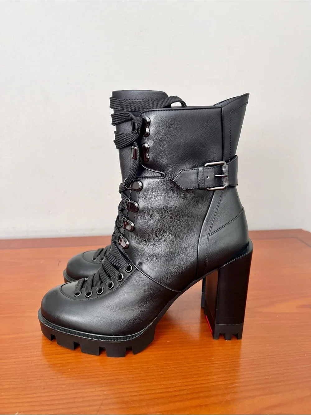 Christian Louboutin Macademia 100 Black Leather Ankle Buckle   Ankle Boots Sz 38